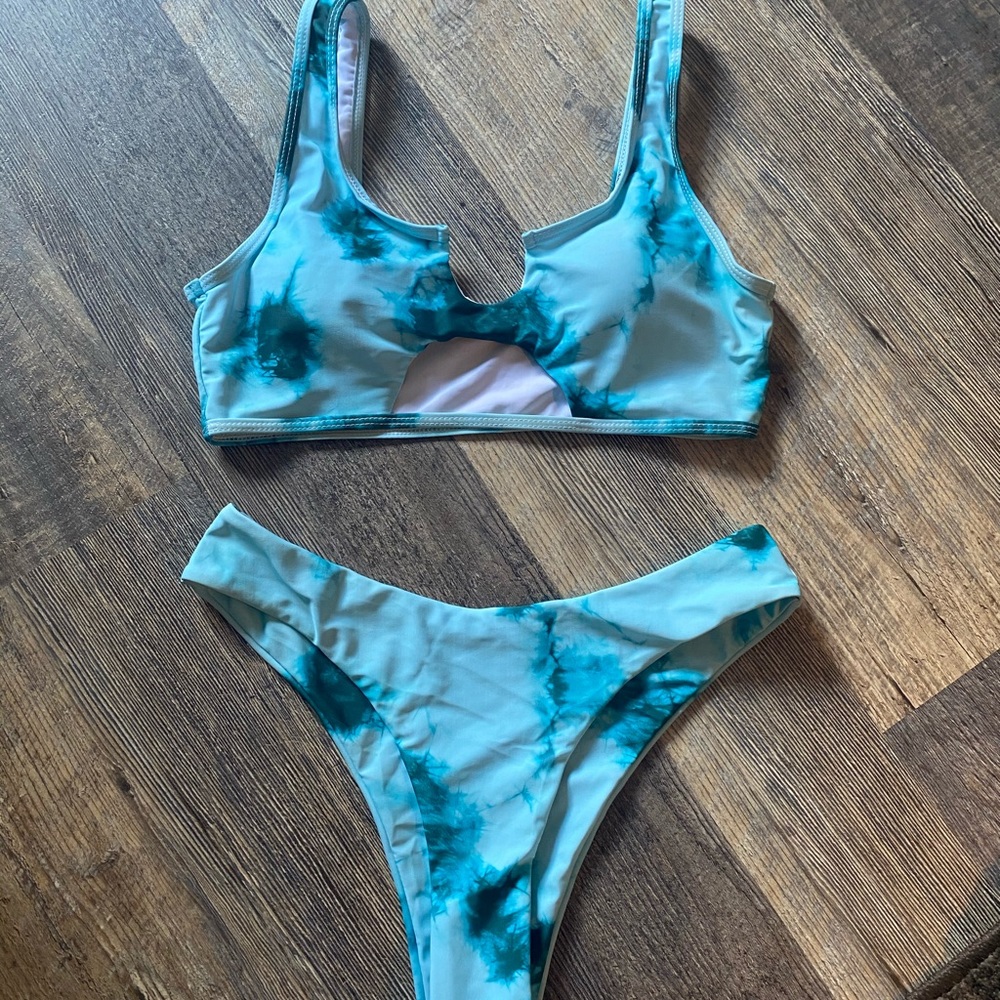 SHEIN Blue Teal Tie-Dye Bikini Set